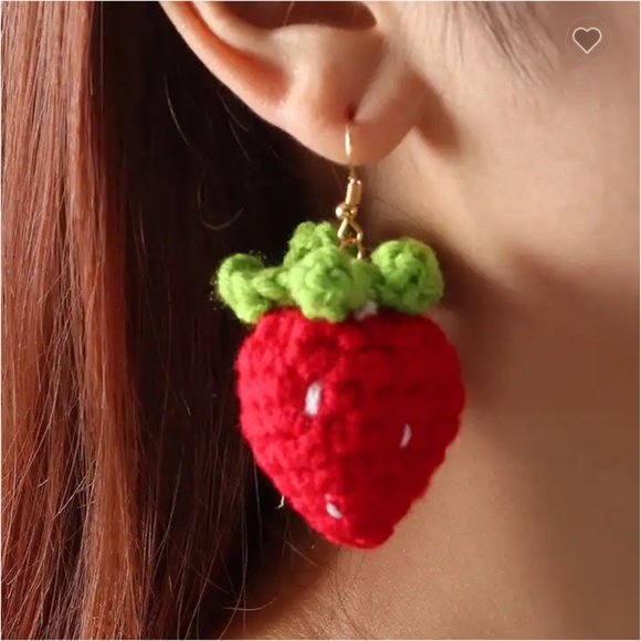 Vitalfinds Jewelry - Soft Strawberry Earrings